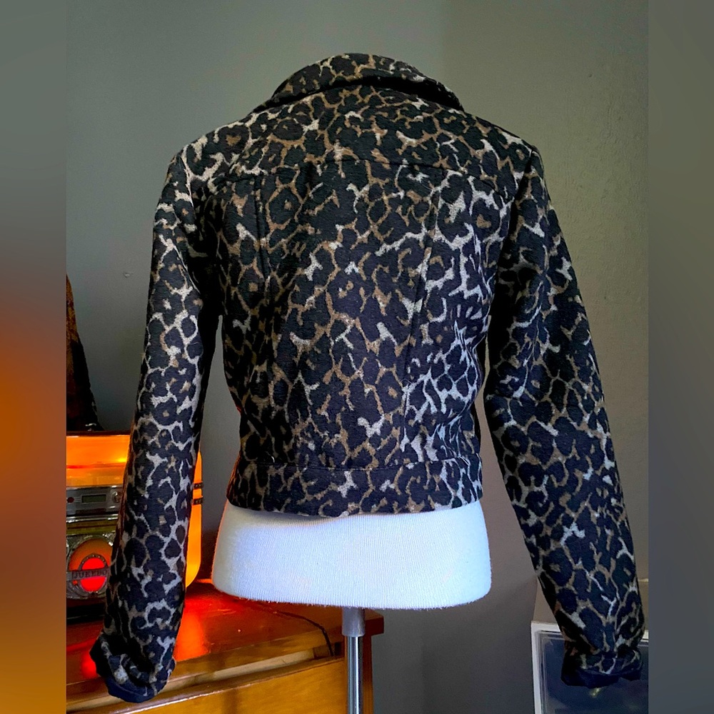 Cropped Cheetah print jacket | Small | Forever 21 - Picture 2 of 2